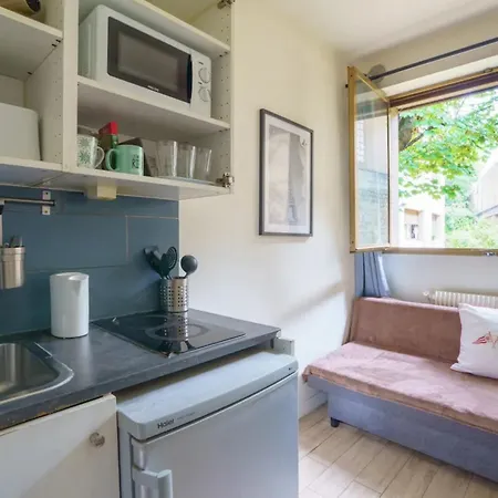 Studio In The Prestigious 16th Paris! Paříž