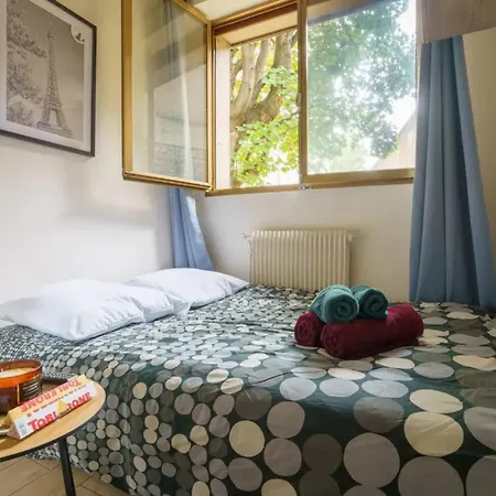 Studio In The Prestigious 16th Paris! *